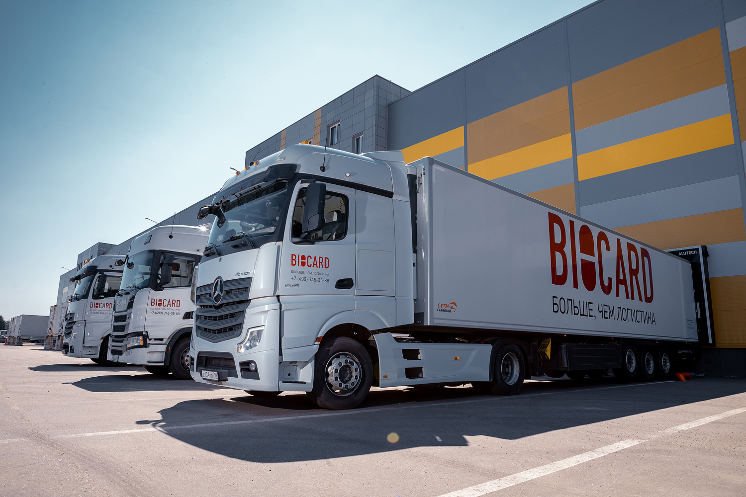 Автопарк Biocard на температурном складе Biocard в Москве. Заказать услуги хранения на холодном складе.Аренда фарм.склада